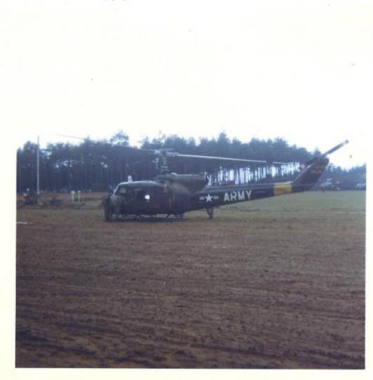 Hélicoptere U.S.  BELL  à GRAFFENWÖHR